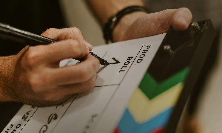 10 Contoh Jenis Iklan Komersial Kreatif yang Bikin Orang Tertarik