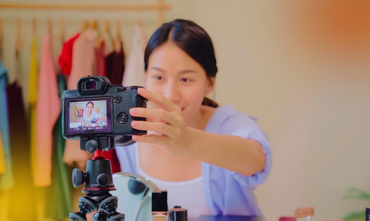 Kelebihan Iklan di Media Sosial Dibanding Iklan Konvensional