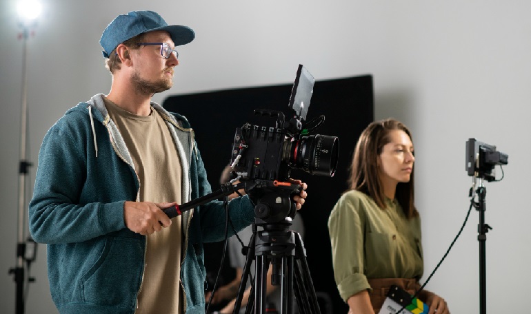 Proses Produksi Iklan Komersial Konsep hingga Penayangan