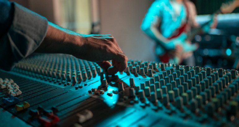 Sound Design dalam Video Iklan Elemen yang Sering Diabaikan